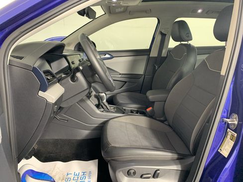 Used 2023 Volkswagen Taos SE w/ Panoramic Sunroof Package FWD image 15