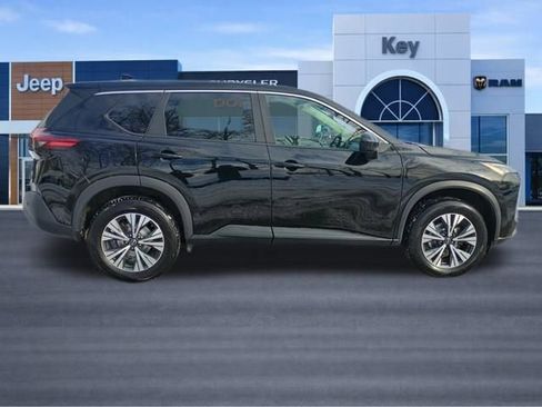 Used 2023 Nissan Rogue SV image 7