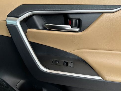 New 2025 Toyota RAV4 XLE image 21