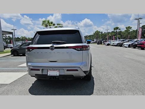Used 2024 Nissan Pathfinder Platinum w/ Cargo Package FWD image 29