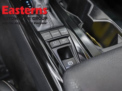 Used 2025 Toyota Camry SE w/ Convenience Package image 21