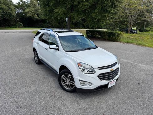 Used 2017 Chevrolet Equinox Premier w/ Enhanced Convenience Package AWD/4WD image 39