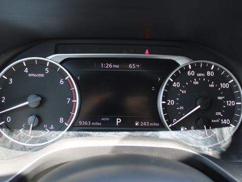 Used 2023 Nissan Rogue S AWD/4WD image 23