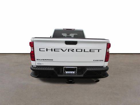 Used 2024 Chevrolet Silverado 2500 Custom w/ Custom Value Package AWD/4WD image 4