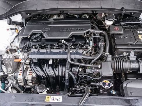 Certified 2022 Hyundai Kona SEL AWD/4WD image 28