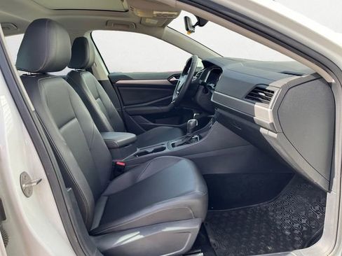 Used 2020 Volkswagen Jetta SE w/ SE Cold Weather Package FWD image 17