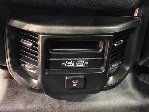 Used 2021 RAM 1500 Laramie AWD/4WD image 34