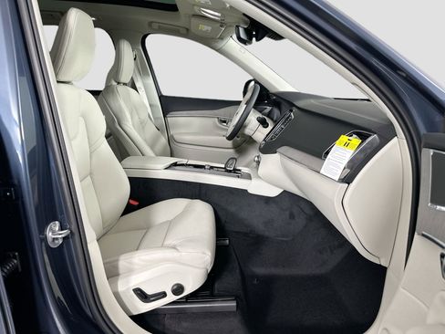 New 2025 Volvo XC90 T8 Plus w/ Protection Package Premier image 17