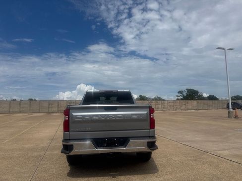 Used 2023 Chevrolet Silverado 1500 LT AWD/4WD image 19