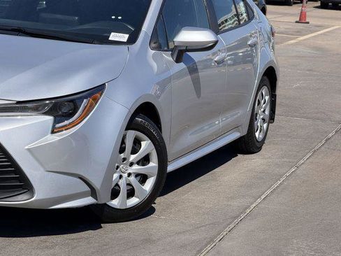 Certified 2025 Toyota Corolla LE image 3