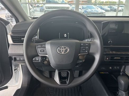 Used 2025 Toyota Camry LE image 27