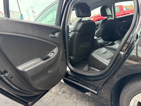 Used 2017 Chevrolet Volt Premier FWD image 24