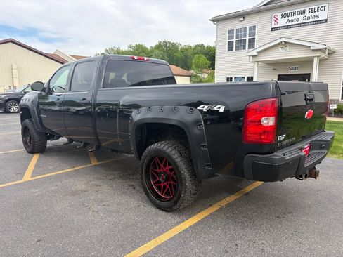 Used 2011 Chevrolet Silverado 2500 LT w/ Interior Plus Package AWD/4WD image 8