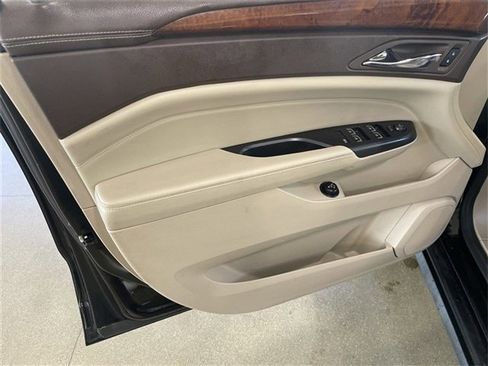 Used 2015 Cadillac SRX Luxury w/ Driver Awareness Package image 12