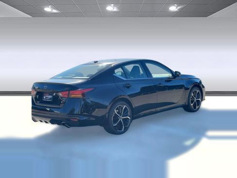 New 2025 Nissan Altima 2.5 SR w/ SR Premium Package image 9