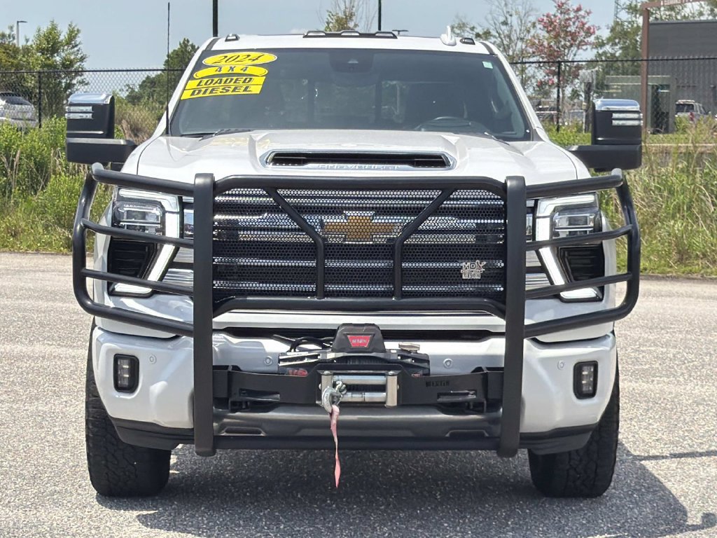Used 2024 Chevrolet Silverado 2500 High Country w/ High Country Premium Package AWD/4WD image 2