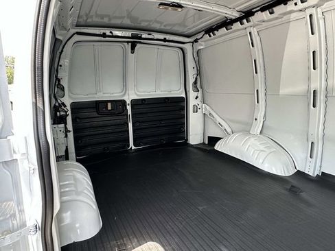 New 2025 Chevrolet Express 3500 Work Van w/ Driver Convenience Package image 21
