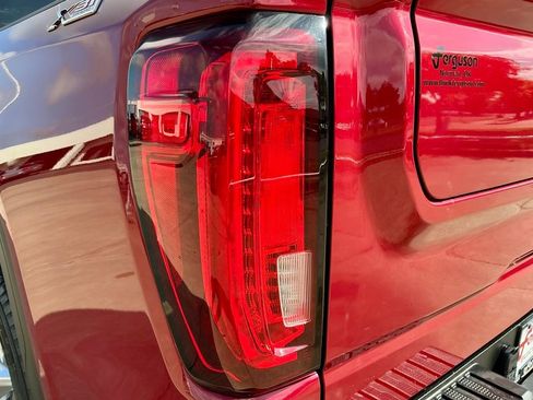 Used 2020 GMC Sierra 1500 SLT image 17