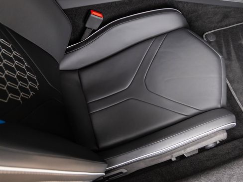 Used 2024 Lamborghini Revuelto image 41