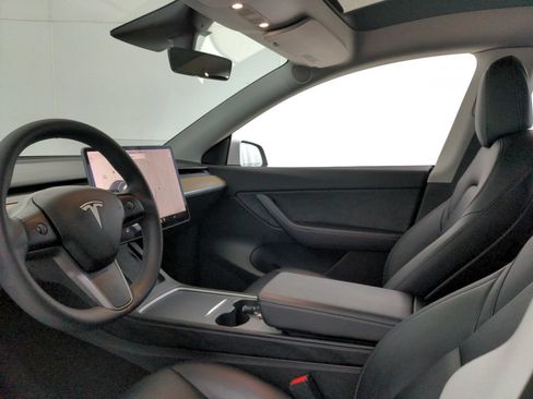 Used 2021 Tesla Model Y Long Range AWD/4WD image 16