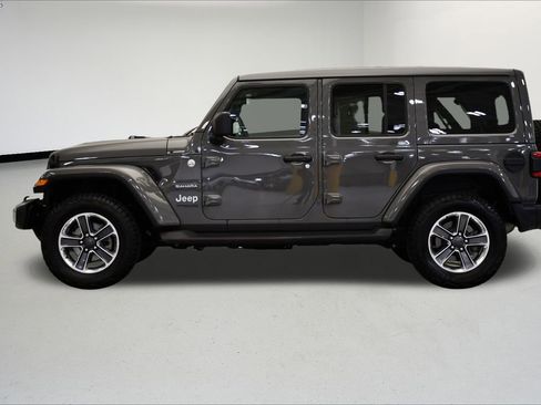 Used 2021 Jeep Wrangler Unlimited Sahara image 2