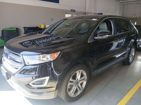 Used 2018 Ford Edge Titanium w/ Equipment Group 301A FWD image 2