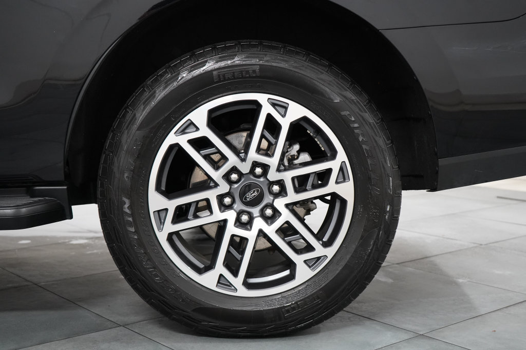 Used 2025 Ford Expedition Active AWD/4WD image 36