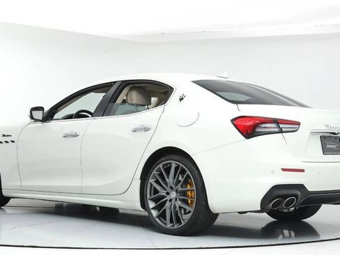 Used 2022 Maserati Ghibli Modena RWD image 3