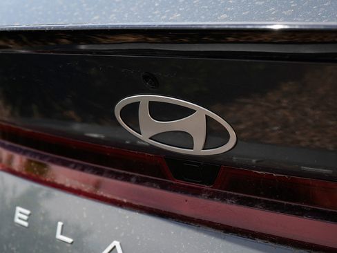 Used 2025 Hyundai Elantra Sport image 6