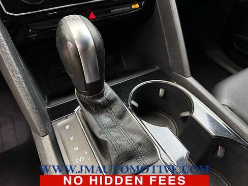 Used 2020 Volkswagen Atlas Cross Sport SEL AWD/4WD image 36