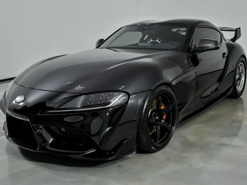 Used 2020 Toyota Supra RWD image 5