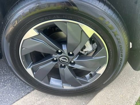 Used 2026 Nissan Rogue SV FWD image 30