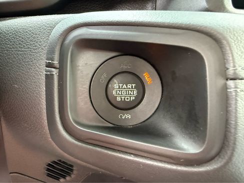 Used 2024 Jeep Wrangler Unlimited Sahara AWD/4WD image 29