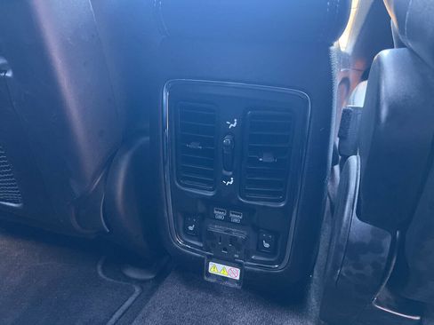 Used 2014 Jeep Grand Cherokee Limited image 15