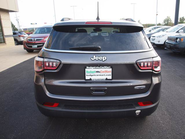 Used 2018 Jeep Compass Latitude w/ Popular Equipment Group FWD image 2