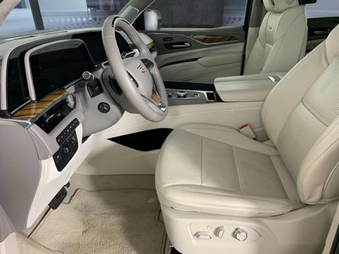 Used 2024 Cadillac Escalade Sport Platinum w/ LPO, ONYX Package AWD/4WD image 28