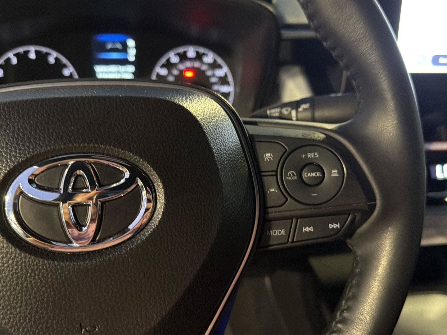 Certified 2025 Toyota Corolla SE FWD image 21
