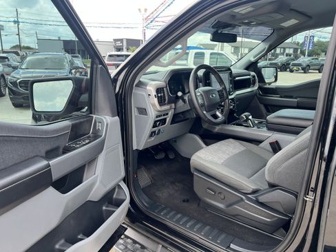 Used 2023 Ford F150 Lightning XLT AWD/4WD image 12