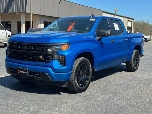 Used 2022 Chevrolet Silverado 1500 Custom image 3