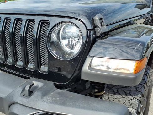 Used 2021 Jeep Wrangler Unlimited Sahara AWD/4WD image 11