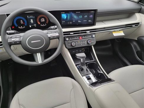 New 2026 Hyundai Tucson SE image 11