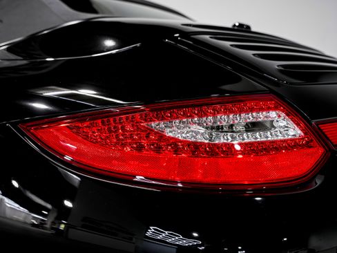 Used 2011 Porsche 911 Carrera 4S image 33