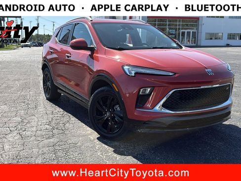Used 2024 Buick Encore GX Sport Touring image 1