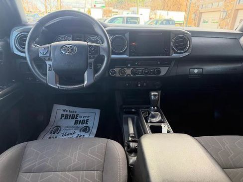 Used 2018 Toyota Tacoma 4x4 Double Cab image 6