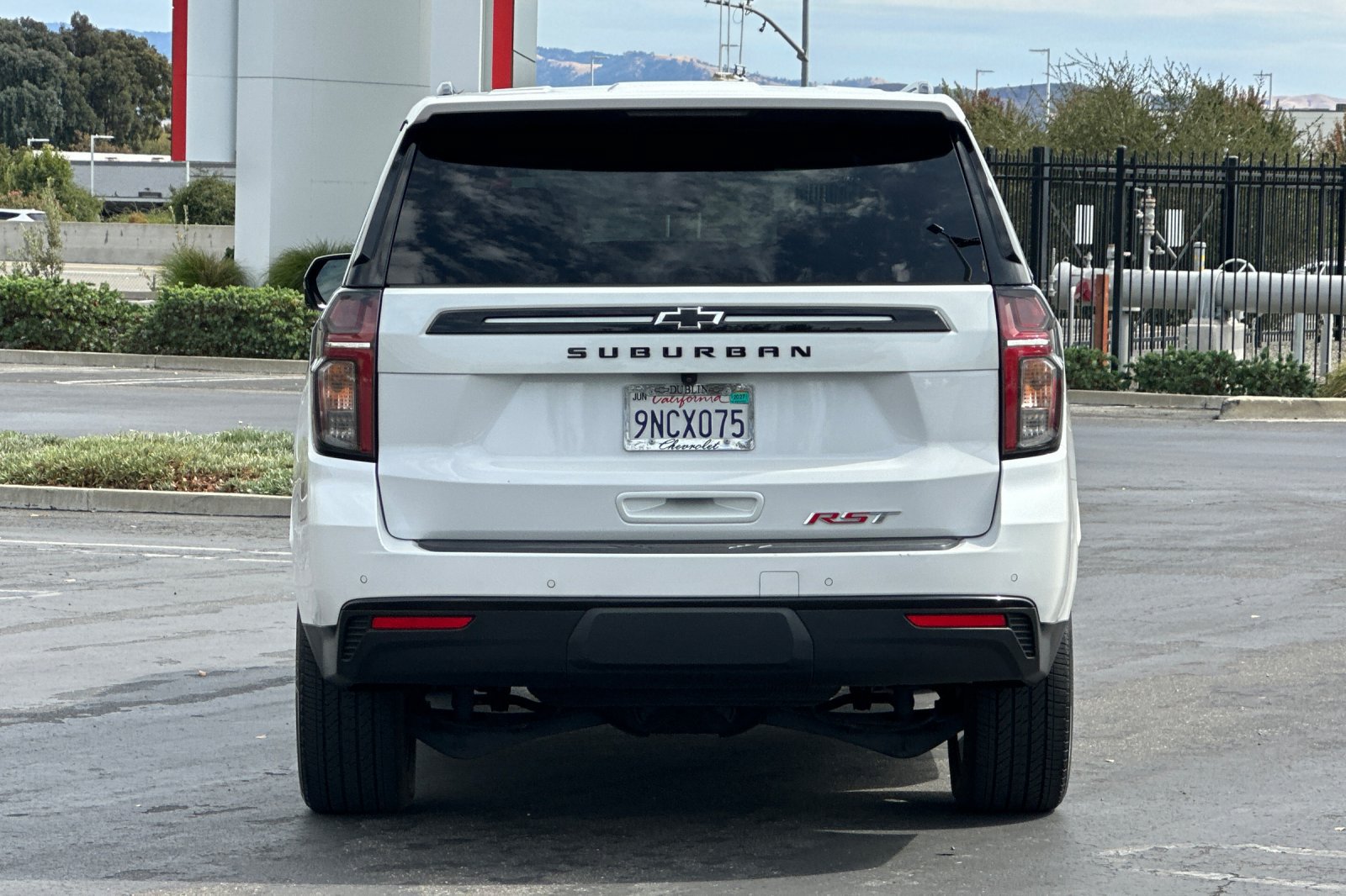 Used 2024 Chevrolet Suburban RST w/ Luxury Package AWD/4WD image 5