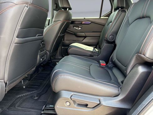Certified 2025 Honda Pilot TrailSport image 15