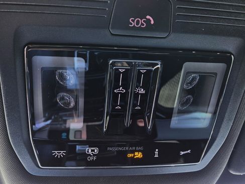 New 2026 Volkswagen Atlas Cross Sport SEL R-Line image 31