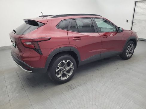 Used 2025 Chevrolet Trax LT FWD image 10