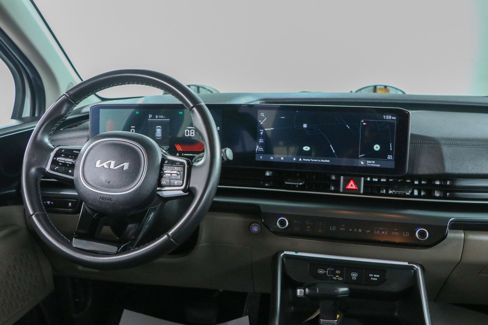 Used 2025 Kia Carnival FWD image 17