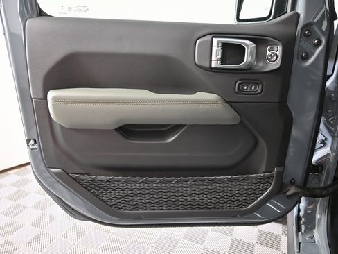 New 2026 Jeep Gladiator Mojave image 18